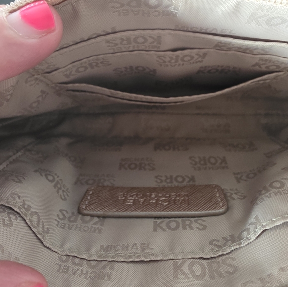 Michael Kors Jet Set Gold Clutch Wristlet Sleek Design - Picture 9 of 9